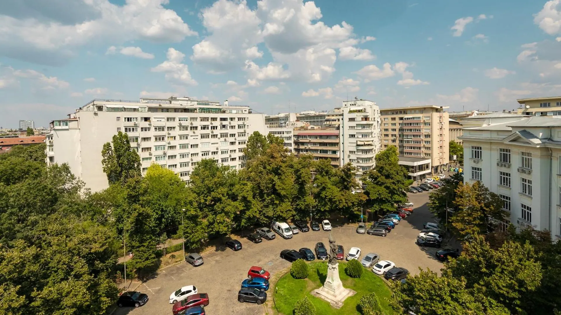 Luxury Apartment With Amazing Terrace Bucharest Romania